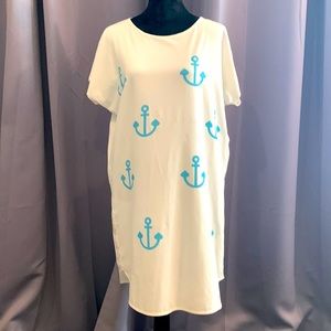 Lightweight Anchor dress perfect for swimsuit coverup. Size Large.New never worn